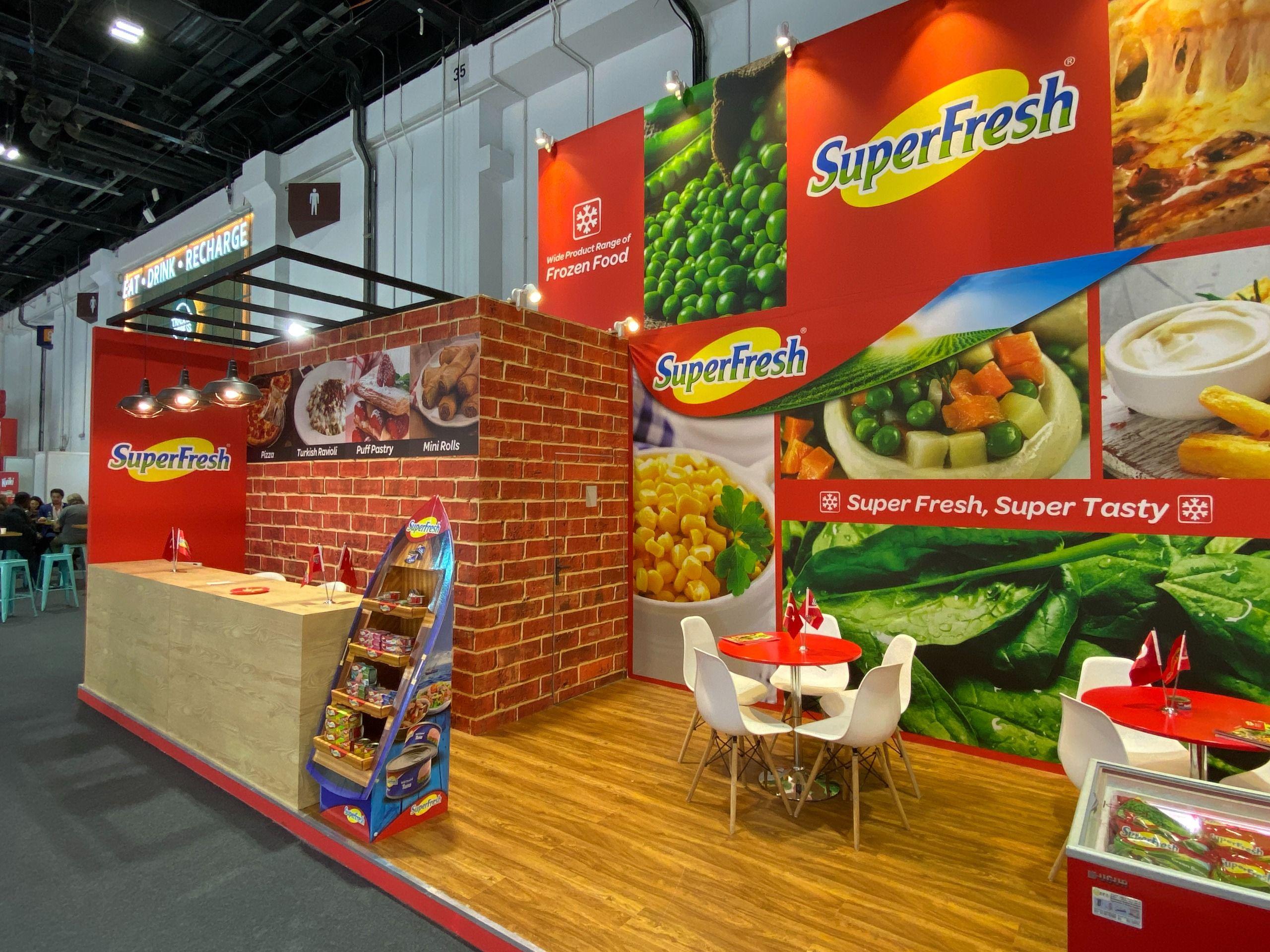 Modular Stands That Create <br/> <span style='color: #EA2127;'>Unforgettable Experiences </span> 1